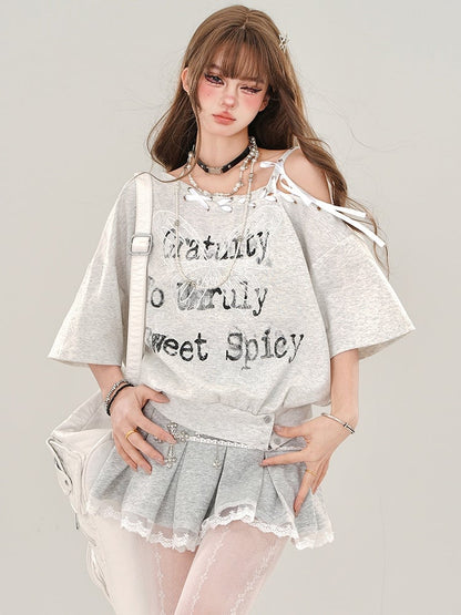 Graues Oberteil mit Buchstabenausschnitt an den Schultern und Schnürung am Ausschnitt