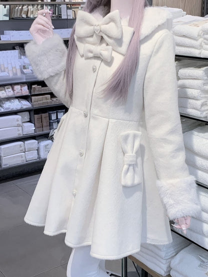 Bowknot Jirai Beige Kei Details Kragen und verzierte Plüschmanschetten Mantel Perlen