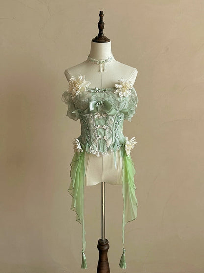 Korsettrock mit grünem Oberteil und Froschknöpfen sowie Lolita-Blumentaillenverzierung