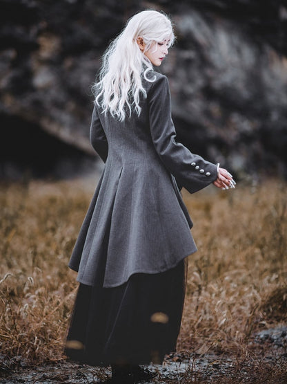 Dunkelgrauer Gothic Lolita Mantel mit flachem Kragen und hohem, niedrigem Saum