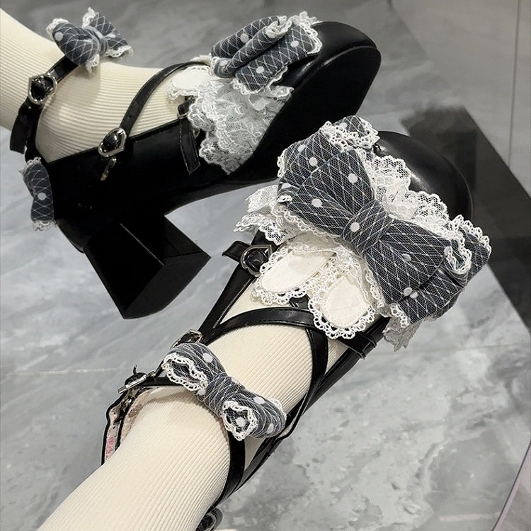 Mary – Herzförmige schwarze Zehenpartie mit runden Jane-Hasenohrschnallen und Polka-Schuhen mit Schleifen und niedrigem/mittlerem Absatz