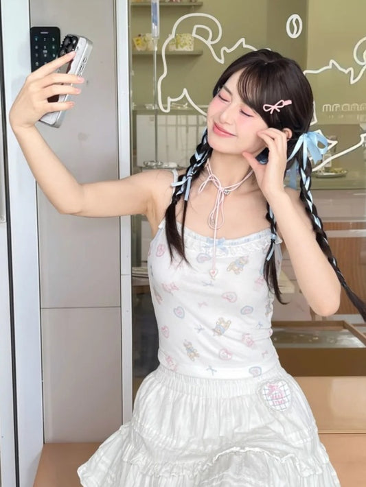 ホワイトレーストリムネックラインクロップド丈キュートベアプリントフリルキャミソールトップス