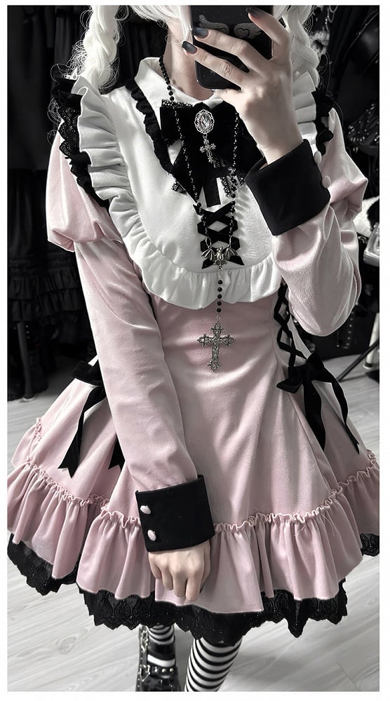 Accents Lacing Bow Lolita Juliette with and Pink Gothic Sleeves Dress