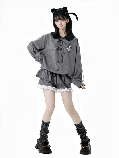 チェック柄の伸縮性ウエスト、フリルレーストリムのスコートとホワイトブラック