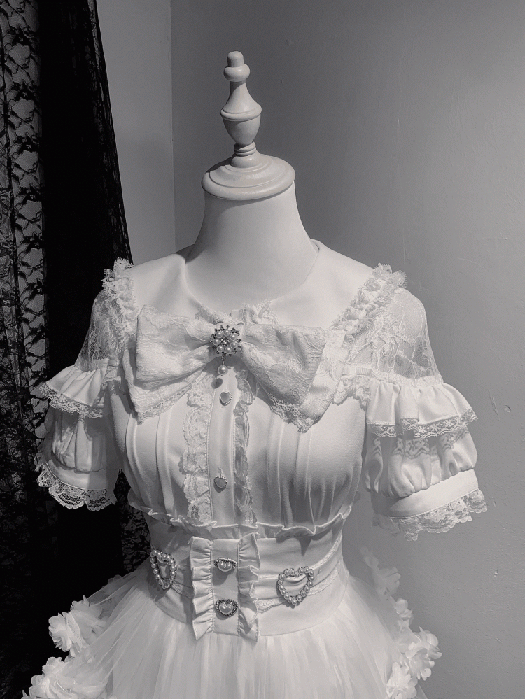 Bluse Kei Jirai Weiß / Knöpfe mit schwarzem Herz