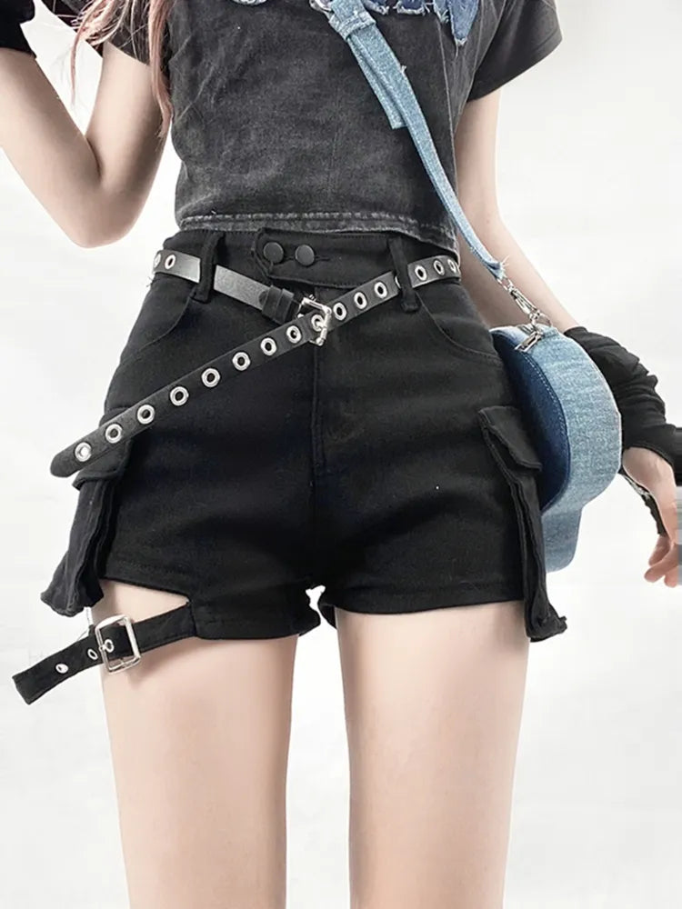 Schwarze Cargo-Shorts im Schlagdesign mit Taschen und Beinwärmern aus Denim