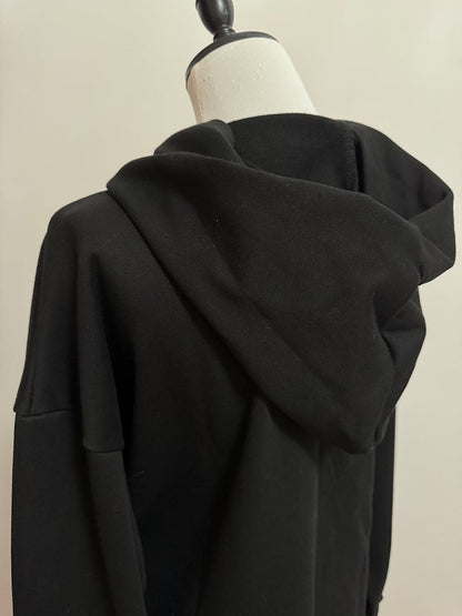 Schnalle Jirai verziert schwarz Hoodie Stickerei Details Kei