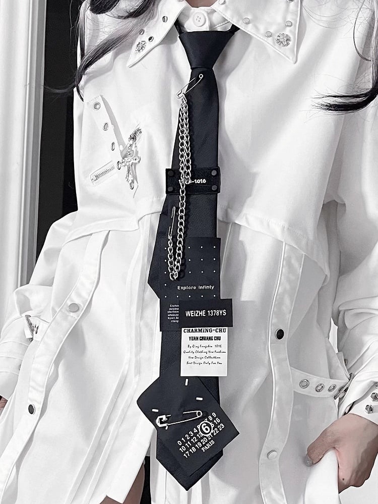 Diagonal Tie with Chain Punk Patch Number Pin-Attached Metal Black