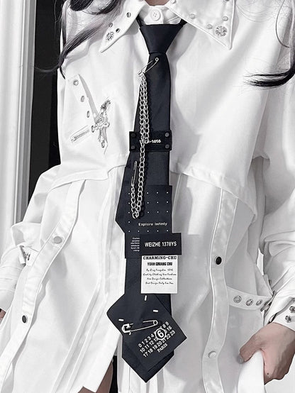 Diagonal Tie with Chain Punk Patch Number Pin-Attached Metal Black