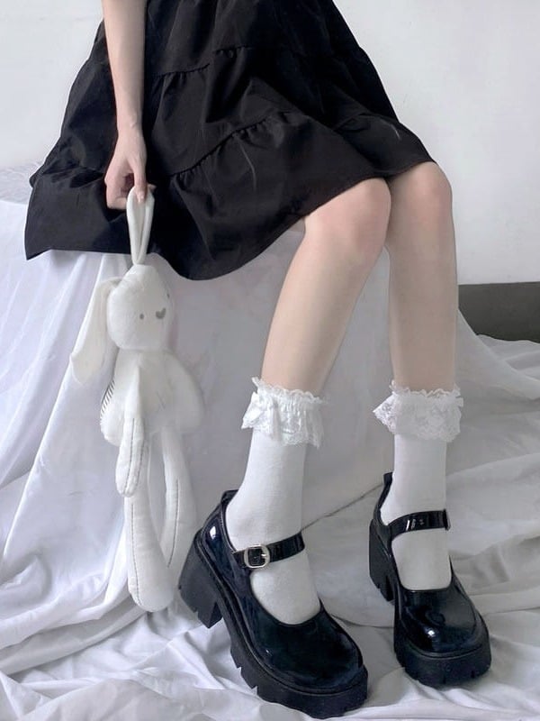 Ankle Ruffle (Black/White) Lace Bow Socks