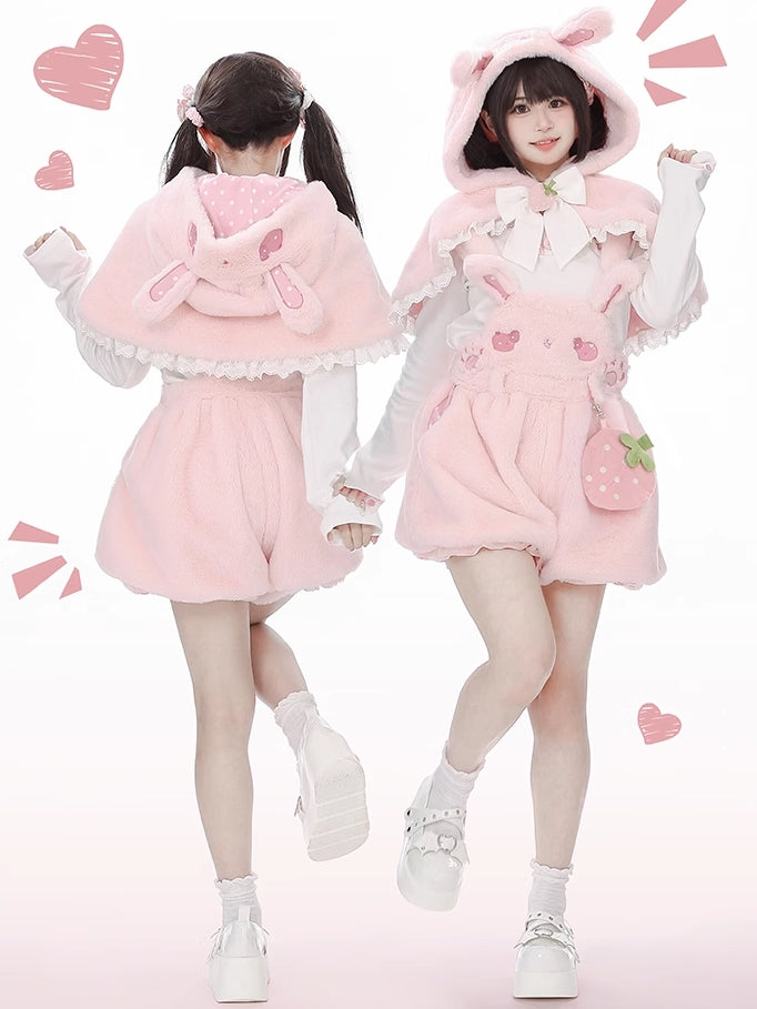 ピンクのうさぎ耳のぬいぐるみフード付きケープ（イチゴの蝶結び付き）