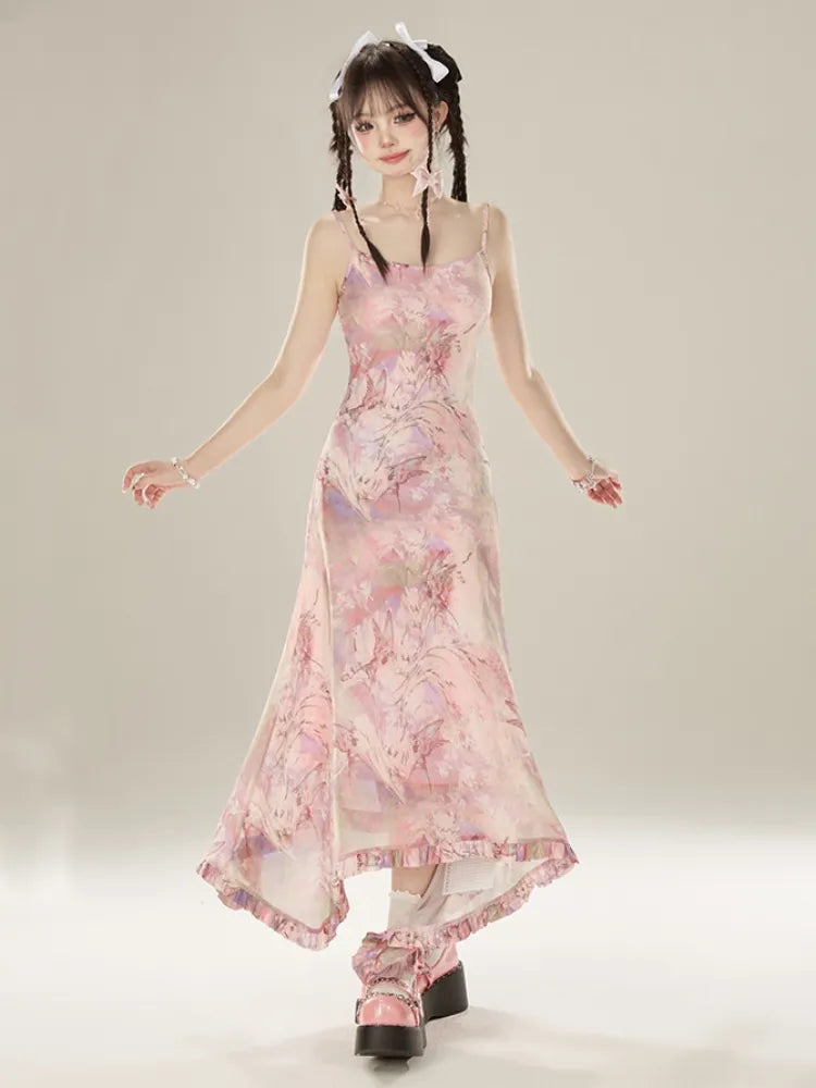 Rosafarbenes, asymmetrisches Midikleid mit Schmetterlingsrüschen und Urlaubssaum