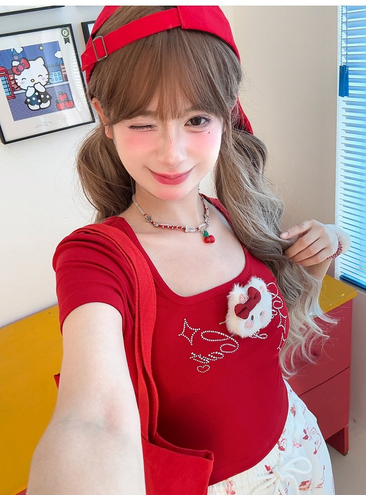 詳細 取り外し可能なキティのぬいぐるみネックラインストーンレッドスクエア付きTシャツ