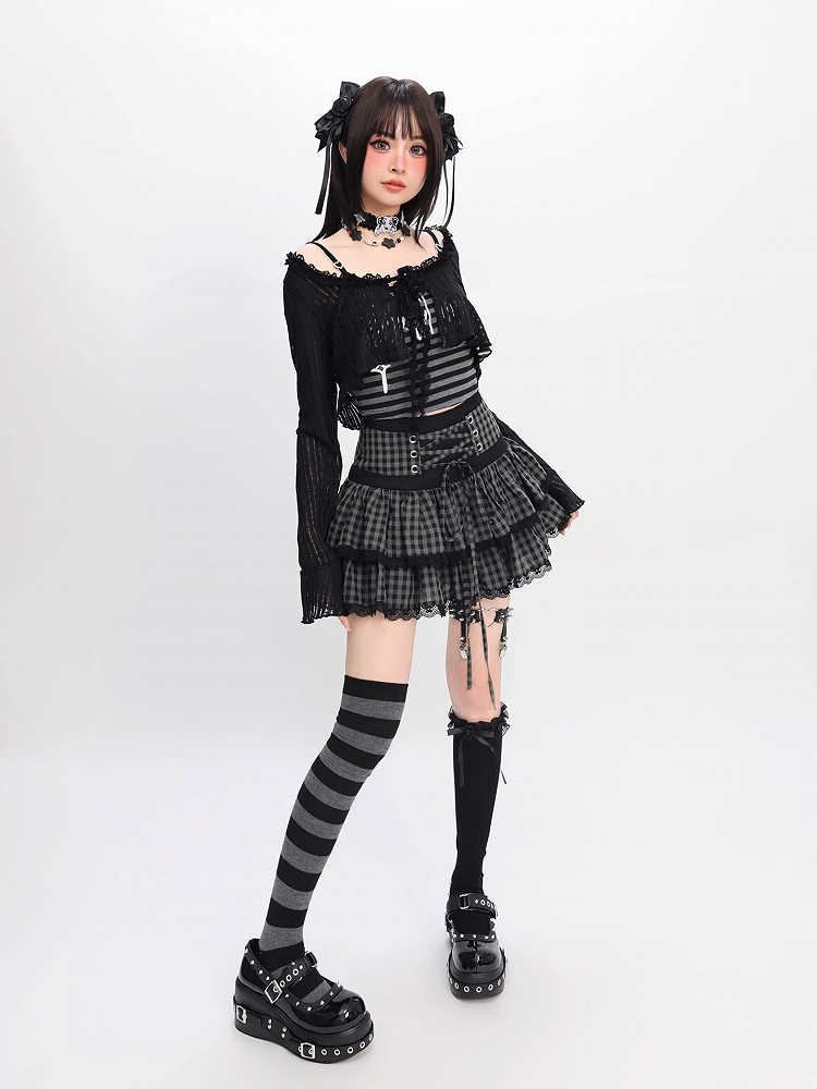 ブラック＆グレーのチェック柄レースアップウエストティアードスカート