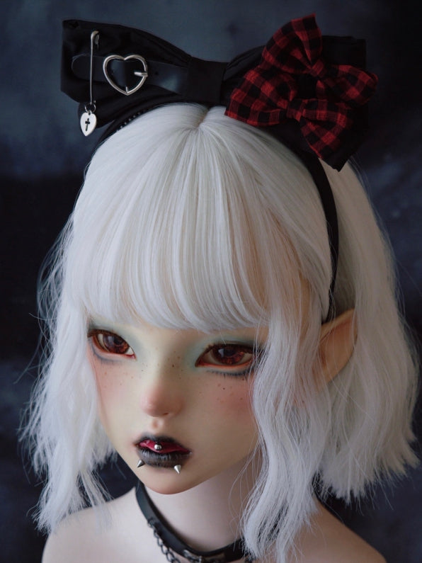 ブラックKCリボン結び（ハートのディテール付き）