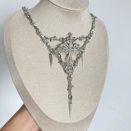 Silberne Ohrstecker in Rauten-/Herzform