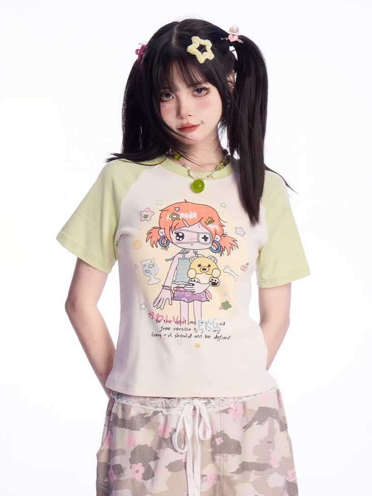 アプリコットとカラーブロックデザインのY2K漫画プリントTシャツ（グリーン）