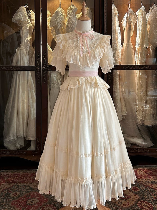 Pink Illusion mit Edward-Ausschnitt, Taillengürtel, klassisch, Lolita, elegant, Beige