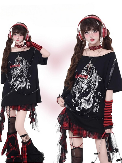 ほろ苦いクリスクロスストラップデザインTシャツ ロックガールプリント ブラック