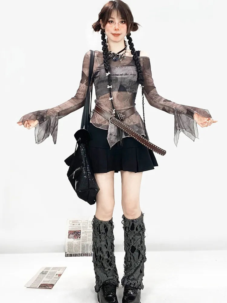 グレーのレッグウォーマー（くり抜き）