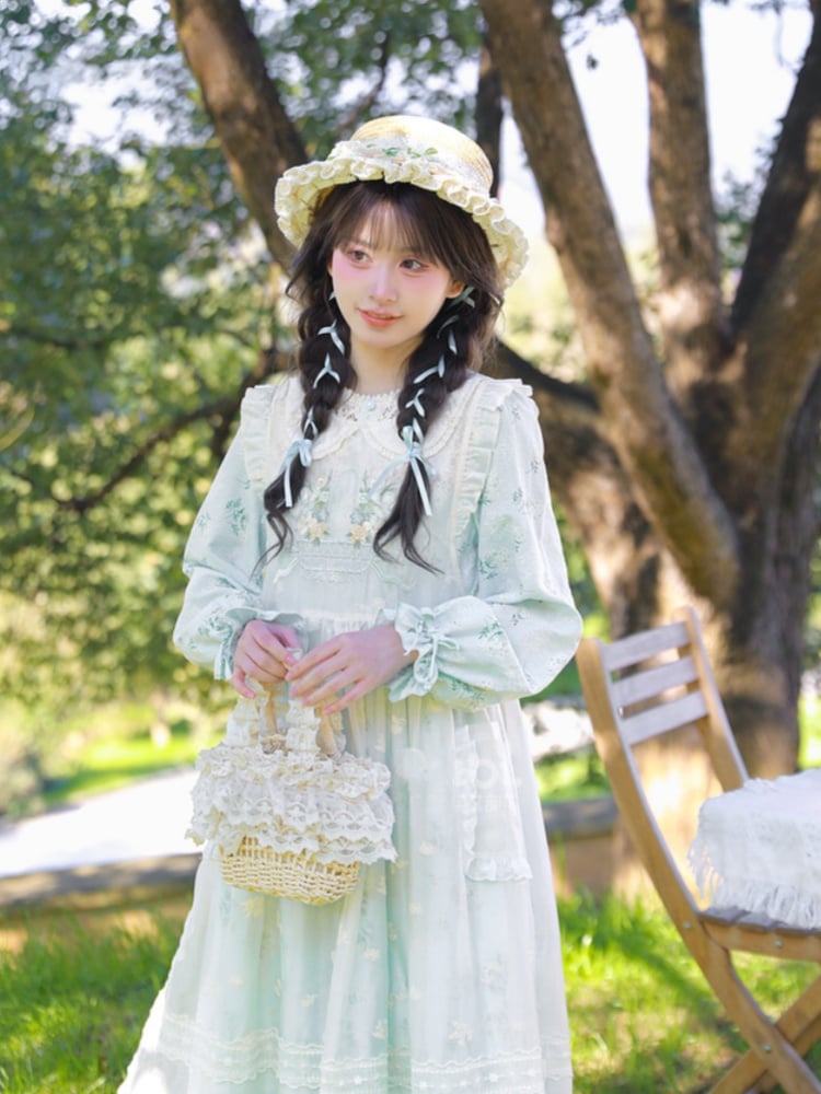 Aprikosenfarbenes Überkleid mit Peter-Pan-Kragen und Blumenstickerei