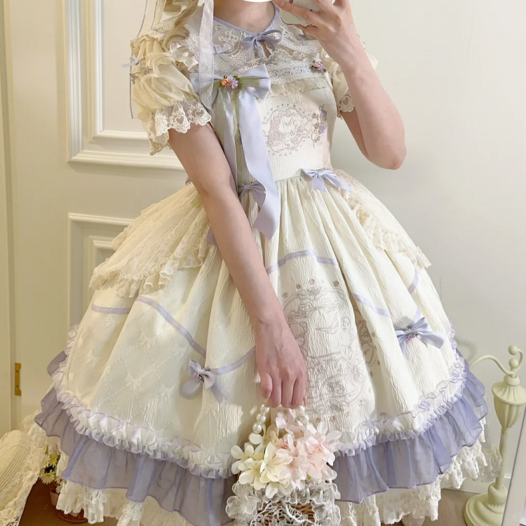 Lolita-Kleid mit hoher Teddy-Taille und Schleife, Blumenstoff und Stickerei