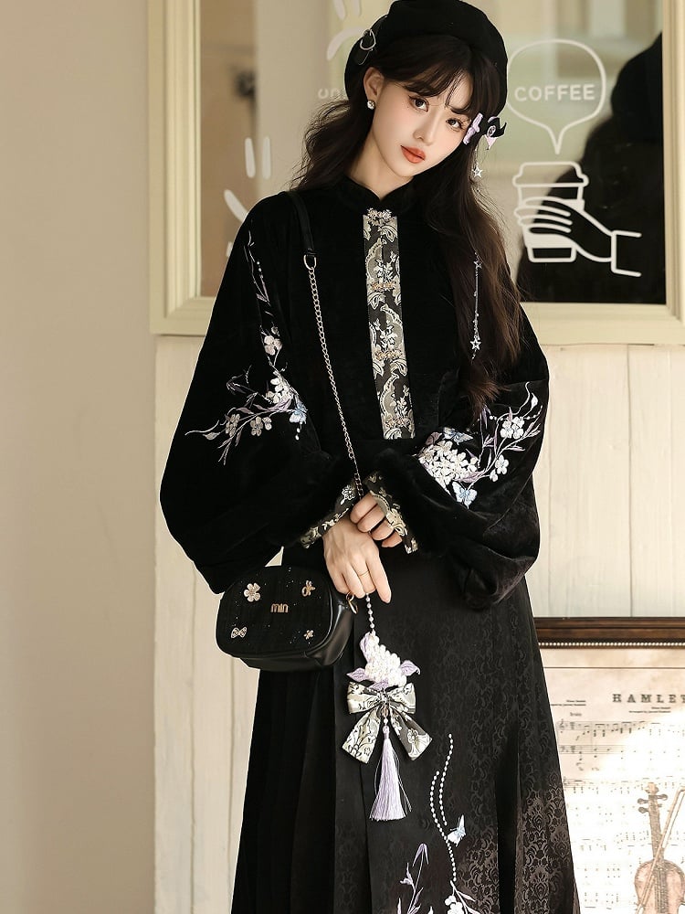 Hanfu-Style Long Sleeve Floral Embroidered Blouse in Black - Han Ru Chu Hanfu &amp; Han-Element Studi