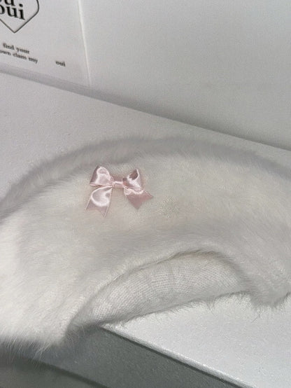 Snowy Plush Beret with Floral Bow Accents - IVONA boutique