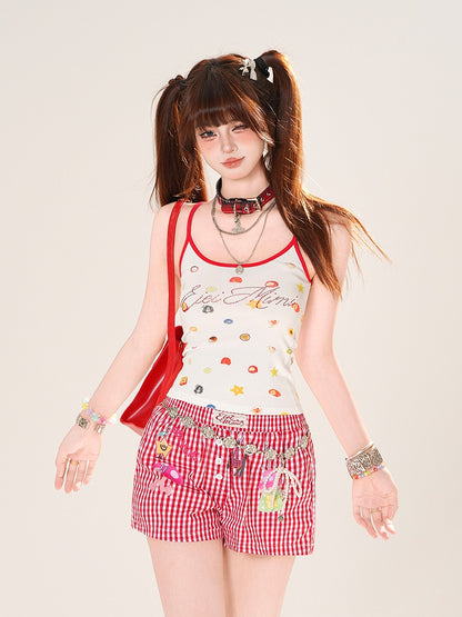 ホワイトのキュートなスリムフィットプリントキャミソールトップス、コントラストレッドトリム