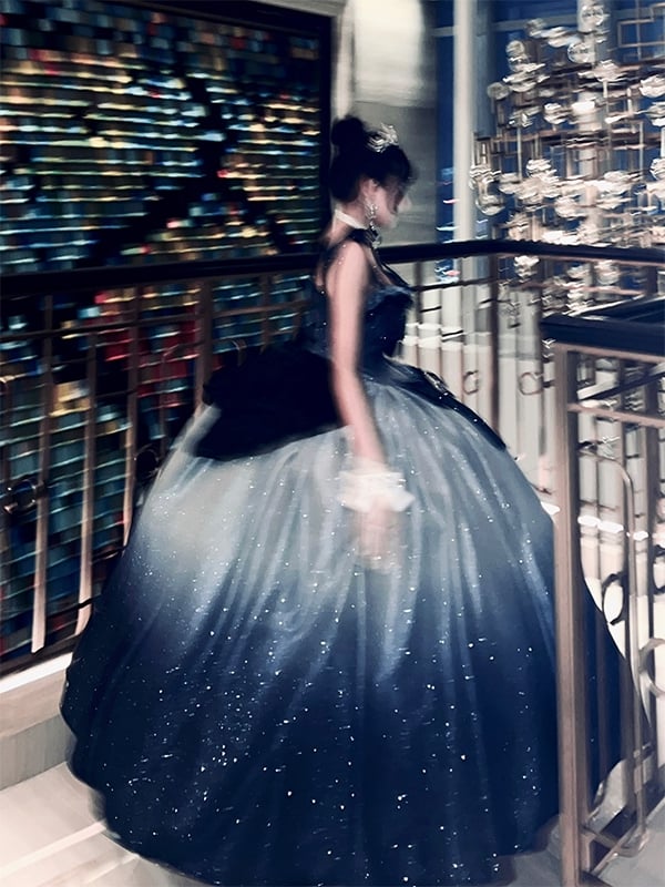 きらめく星空の夜空グラデーションブルーのゴージャスなバースデードレス、プロムドレス