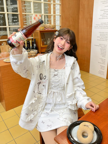 Kapuzenpullover mit Rüschenverschluss, Lammdruck, weißer Reißverschluss, entzückende Schleife