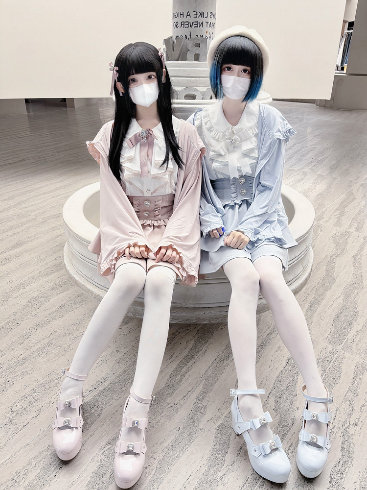 Jirai Kei Sleeves with White/Black/Blue/Pink/Gray Hooded in Baggy Kitty-Ear Long Jacket