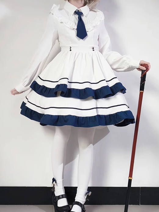 Weiß-blaues Stufenkleid mit Hemdkragen, Rüschenbesatz und Krawatte