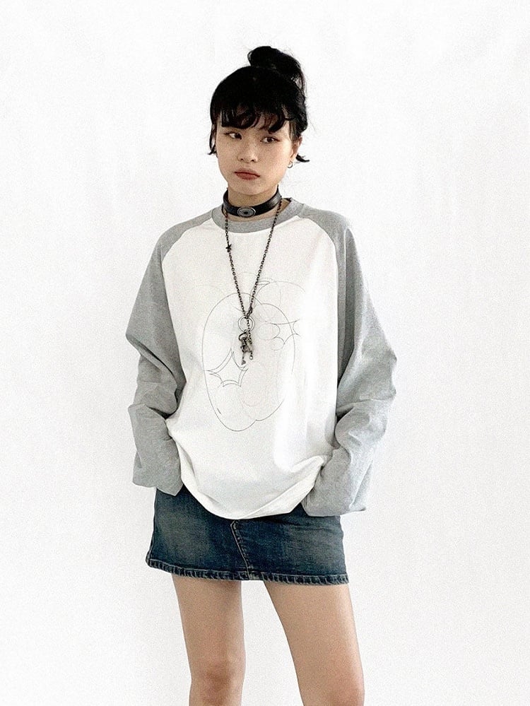 Round Top Unisex White Colorblock Design Pattern Daily Kawaii Apple in Neck Gray with