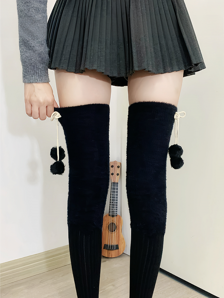 Milchweiß/Hellkaffee/Grau/Schwarz Plüsch Overknee Strümpfe mit Pompons