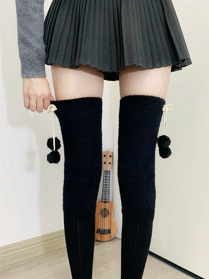 Milchweiß/Hellkaffee/Grau/Schwarz Plüsch Overknee Strümpfe mit Pompons