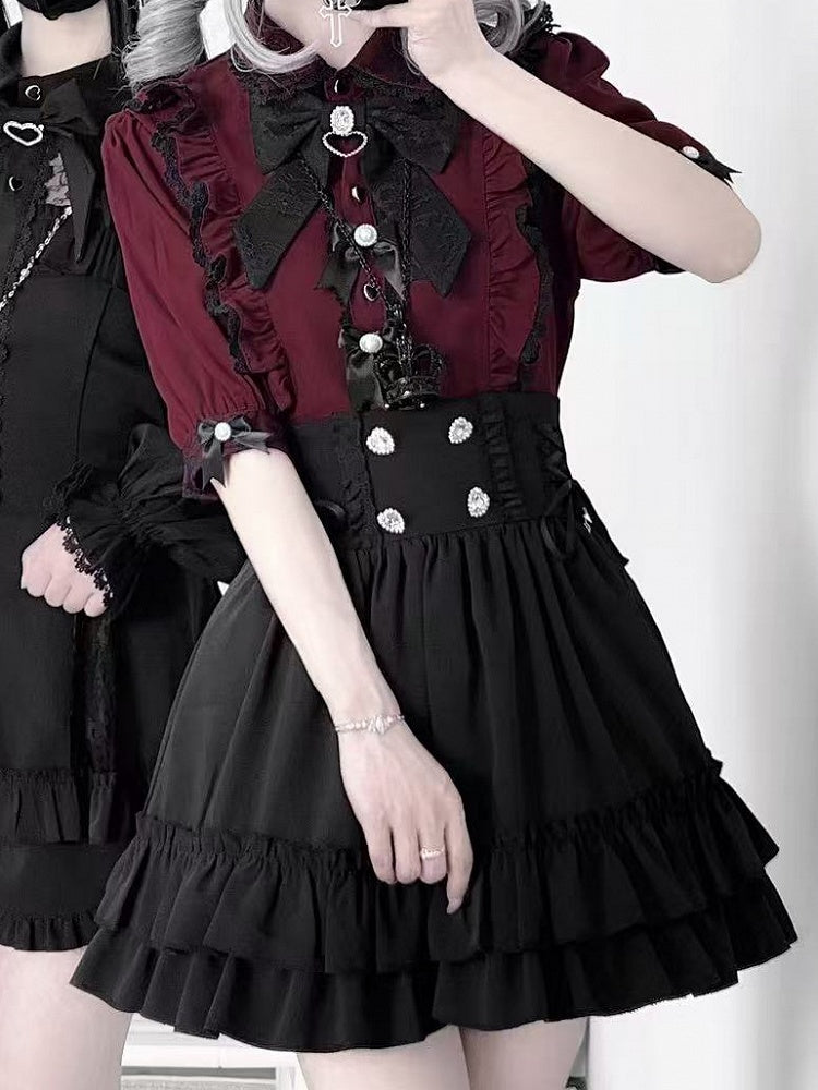 ラインストーンフリルシャツのディテール、蝶結びの装飾、ジライレッドワインケイトリム