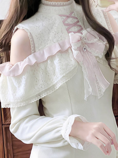 Jirai Kei – Aprikosenfarbenes Kleid mit Cut-Outs an der Schulter und Spitzenbesatz sowie langen Ärmeln und gratis Fliege