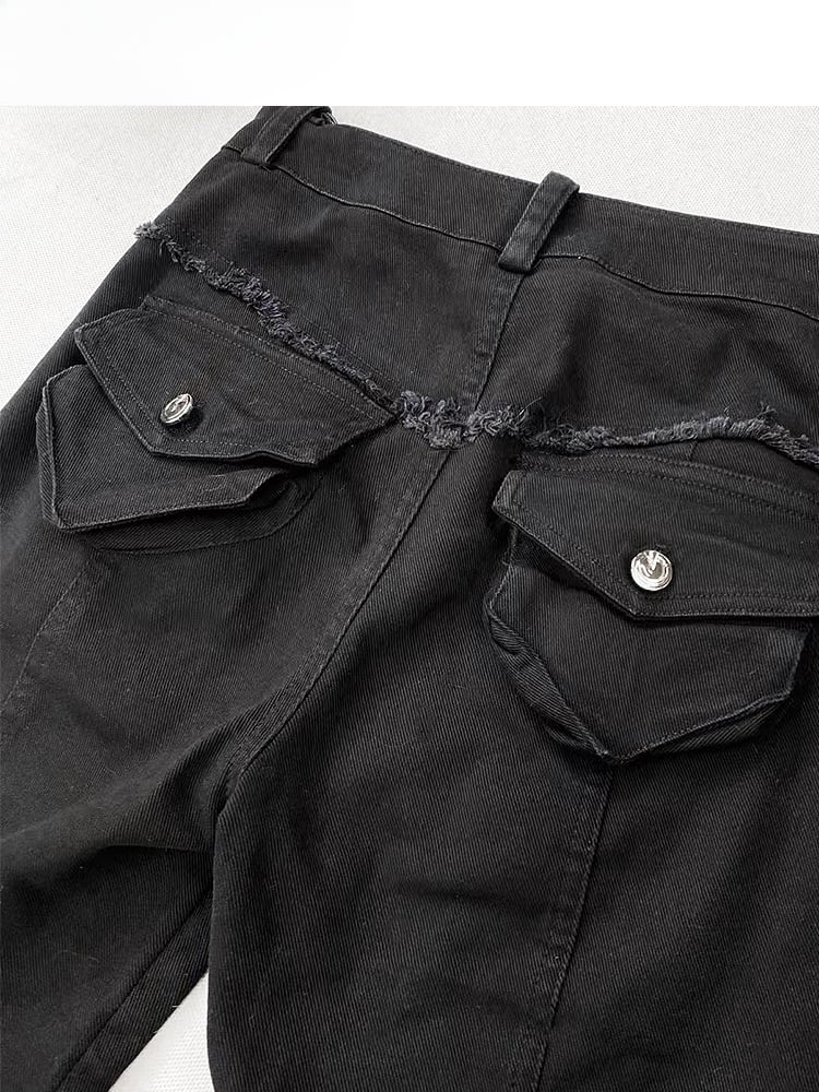 Schwarze Jeans mit ausgestellter Silhouette und Volantbesatz