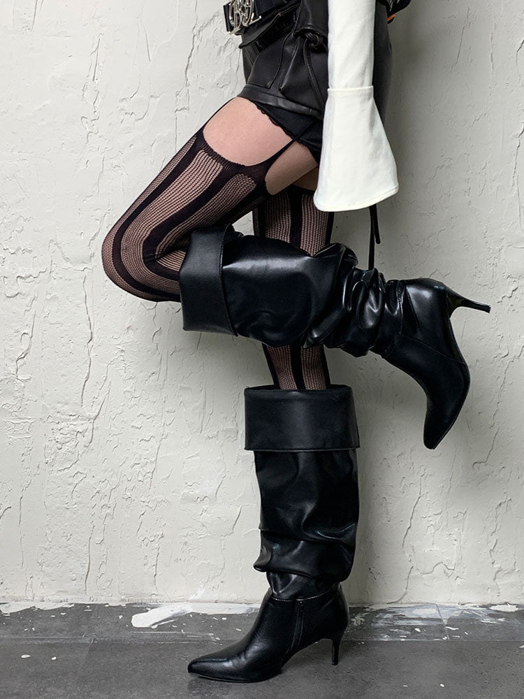 パンクなブラックストライプカットアウトサスペンダータイツ