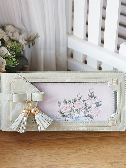 Grünes Cheongsam im Ita-Stil mit Blumenmuster und Fransentasche aus PU mit Schleife