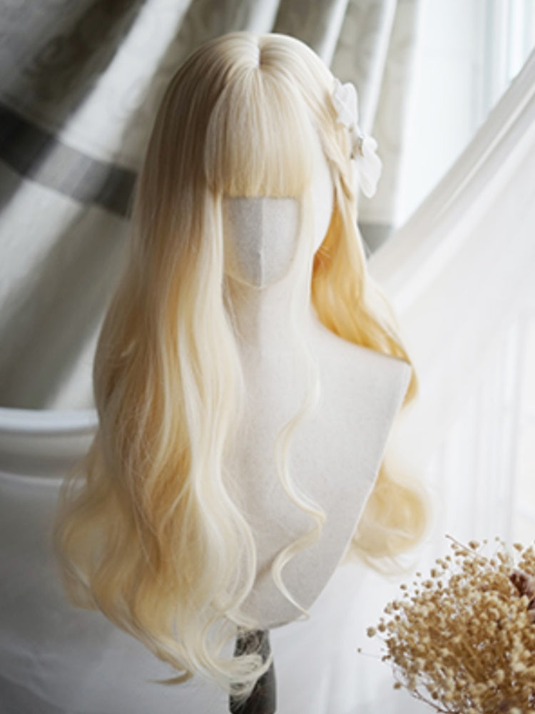 Hellblonde lange gewellte Perücke mit vollem Pony