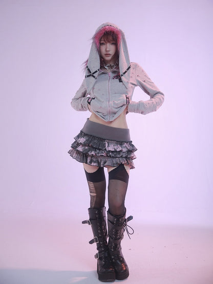 グレーのローウエスト迷彩スカート