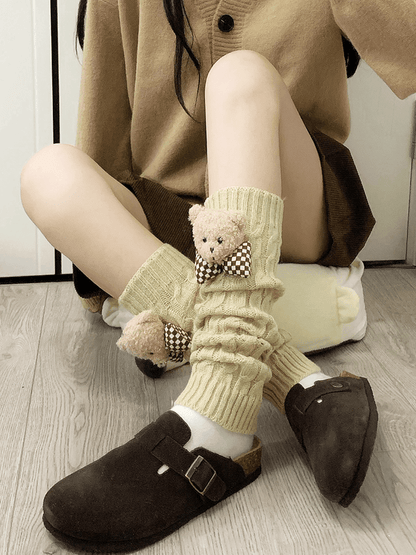 ミルクホワイト Y2K ニットレッグウォーマー（クマのぬいぐるみ付き）