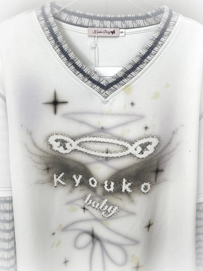 ホワイトフェイクツーピースVネックグラフィックTシャツ