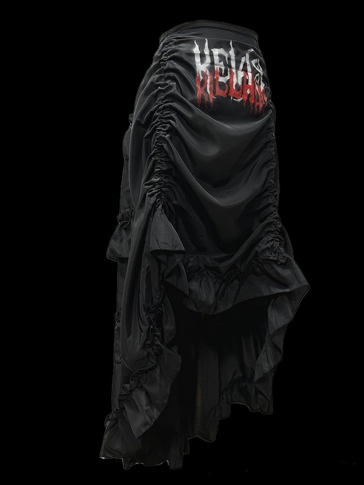 ゴシックなブラックレタープリントのルーシュハイローパンクスカート。クロスチャームウエストチェーン付き。