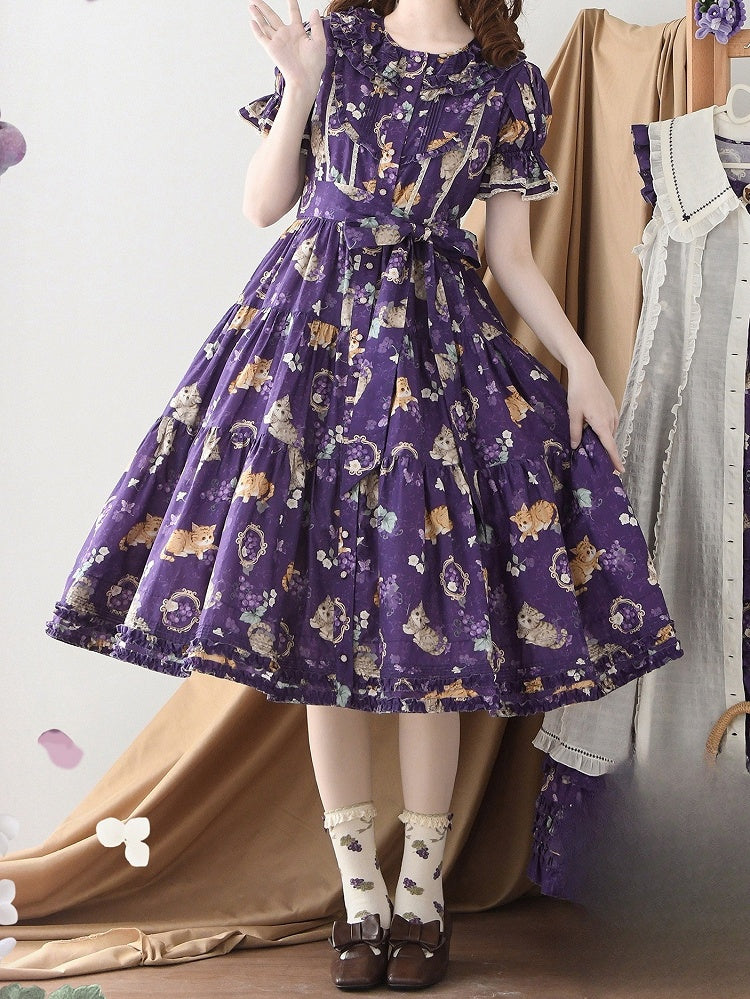 Kurzes, traubenfarbenes Kitty-Ärmel-Print-Kleid in Rosa von Lolita and Piece House Purple Fashion