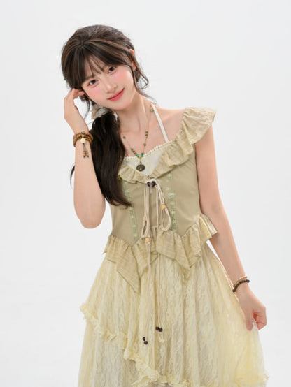 フラッタースリーブ、セルフタイビーズストラップ、ライトヘム、カーブグリーンホルタートップ