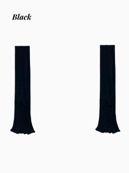 グレーのセルフタイストラップレッグスリーブ