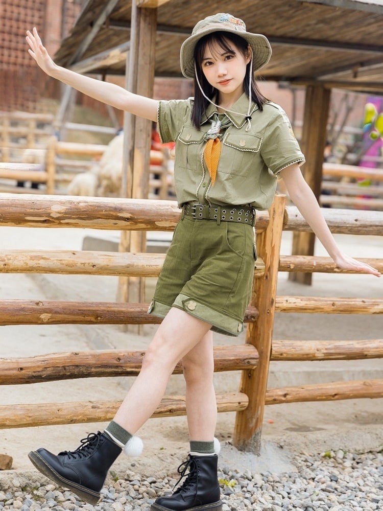 Süße Hasenknöpfe Grünes Hemd Ouji Top